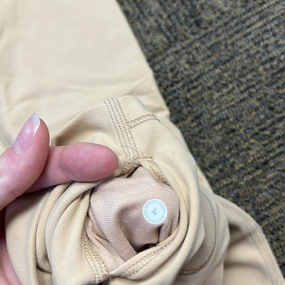 Lululemon 28in align leggings - Picture 2 of 2